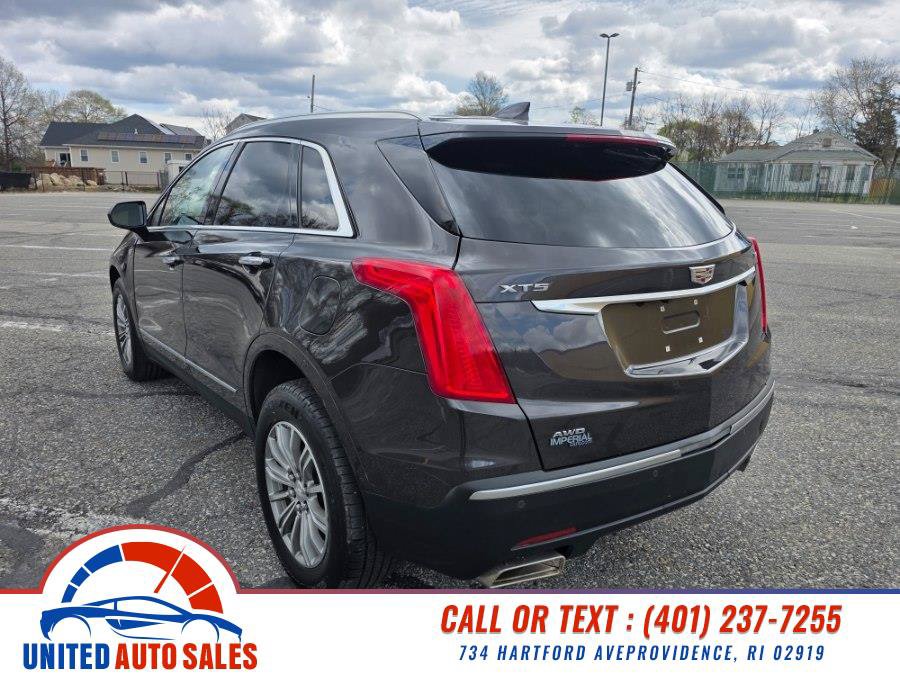 Used 2018 Cadillac XT5 Luxury w/ Driver Awareness Package AWD/4WD image 3