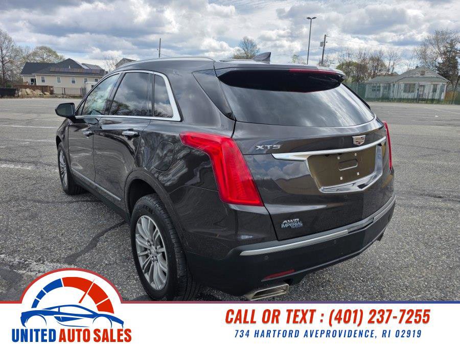 Used 2018 Cadillac XT5 Luxury w/ Driver Awareness Package AWD/4WD image 3