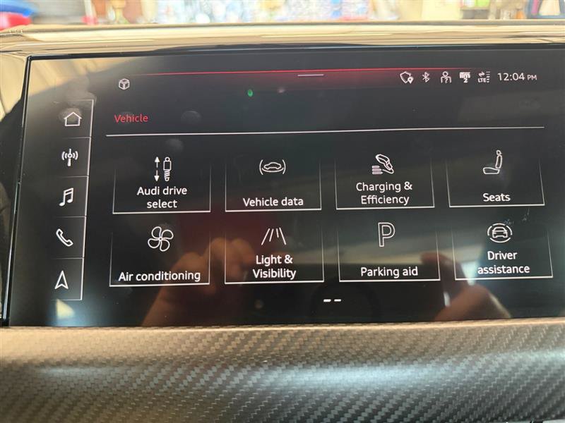 Used 2022 Audi e-tron GT Premium Plus w/ Performance Package AWD/4WD image 24