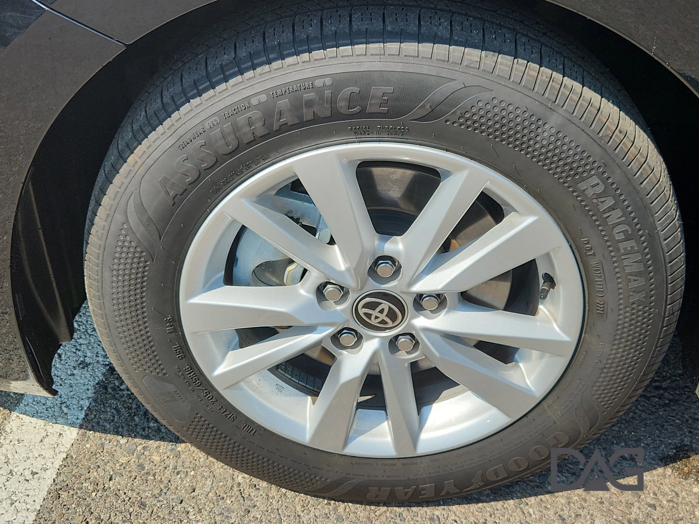 Used 2025 Toyota Camry LE image 11