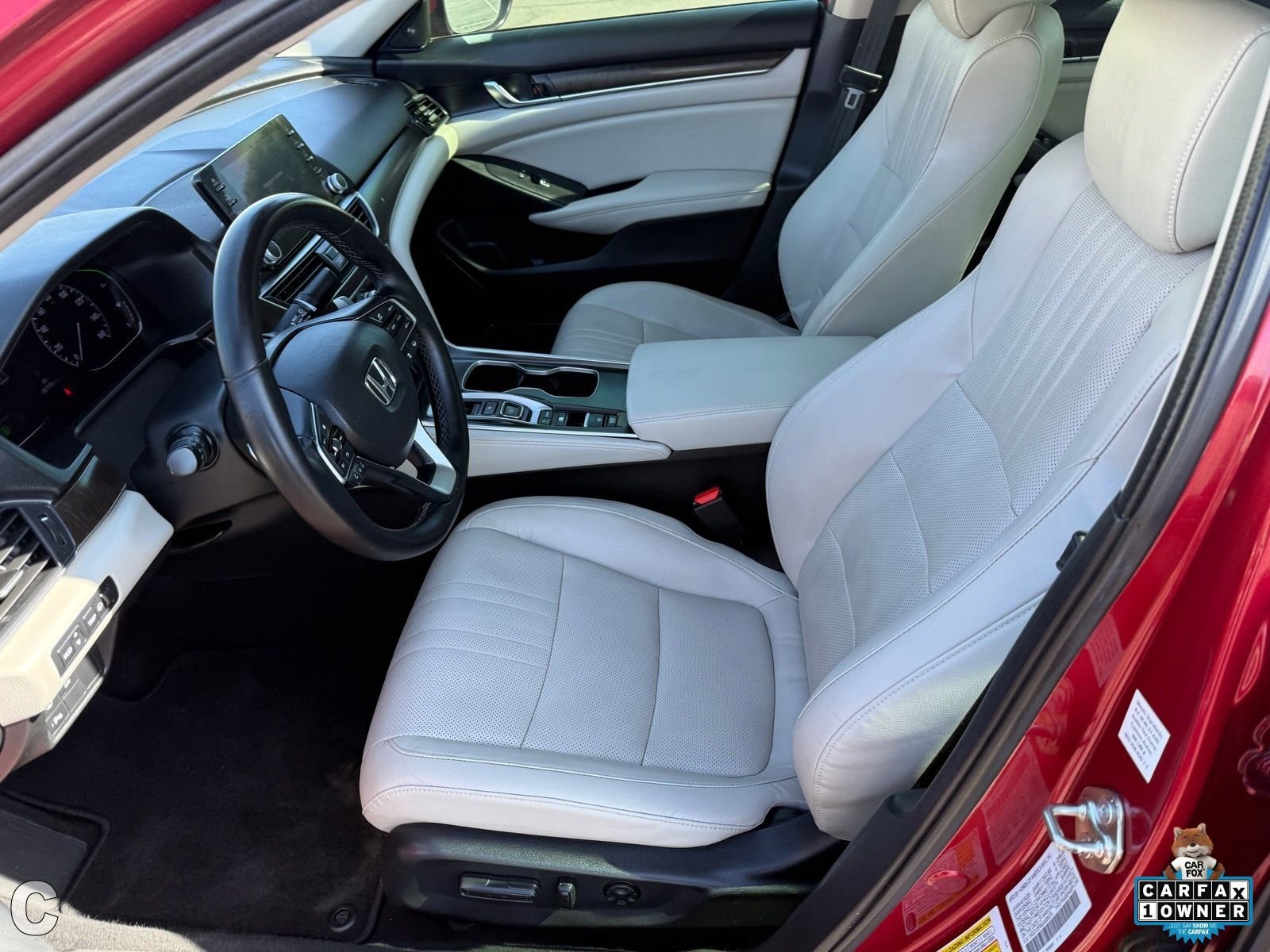 Used 2018 Honda Accord Touring image 18