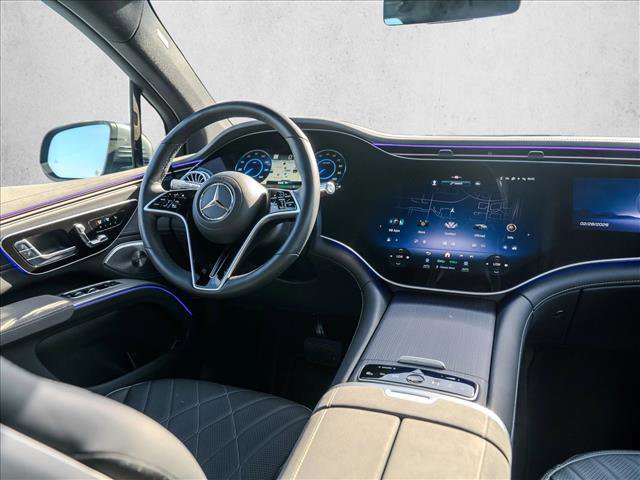 Used 2025 Mercedes-Benz EQS 580 4MATIC SUV image 23