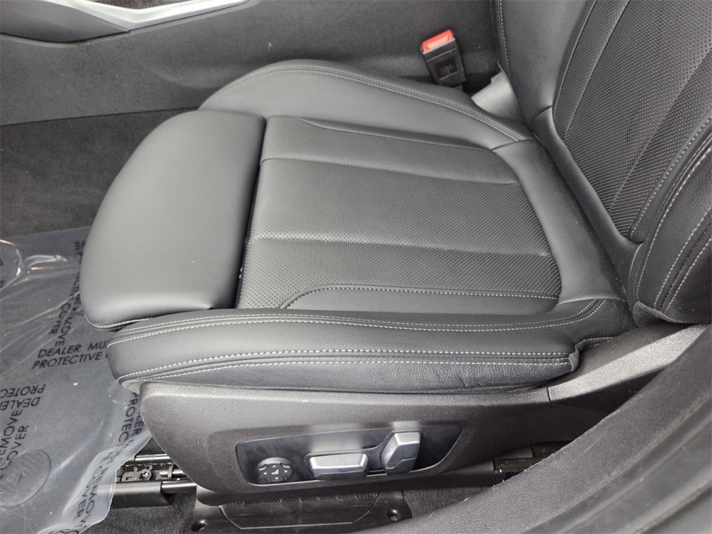 Used 2023 BMW 330i Sedan w/ Driving Assistance Package image 29