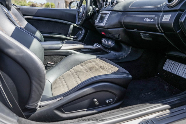 Used 2012 Ferrari California RWD image 35