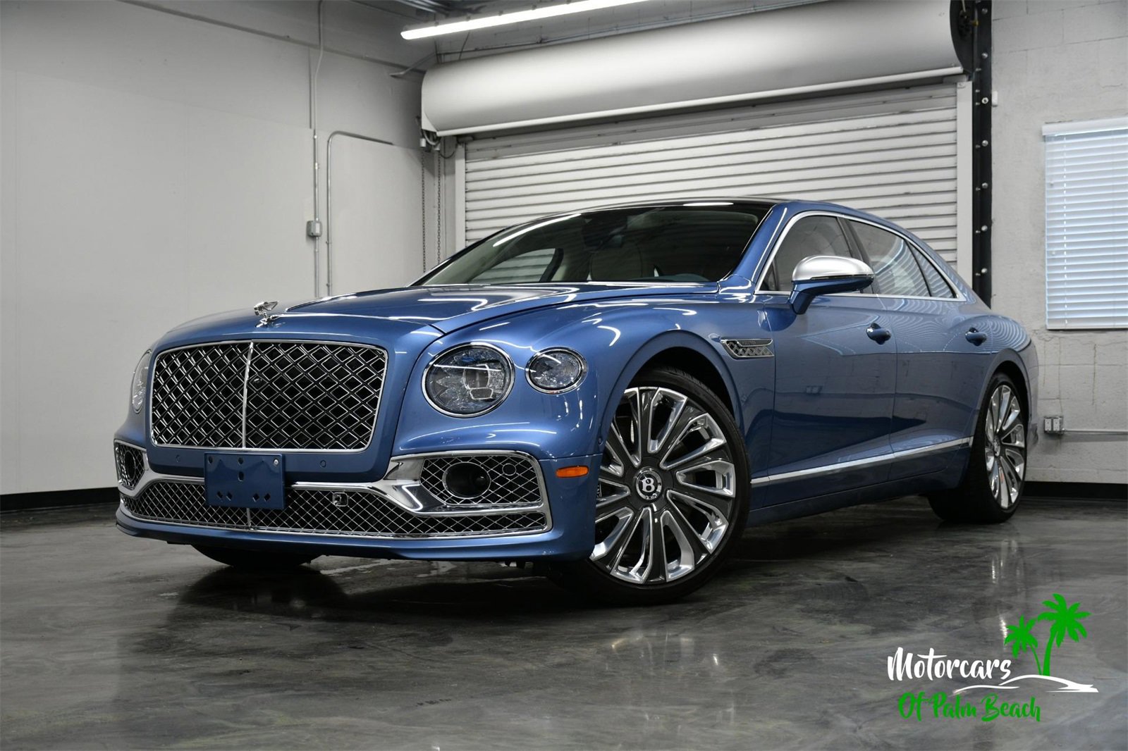 Used 2023 Bentley Flying Spur W12 image 1