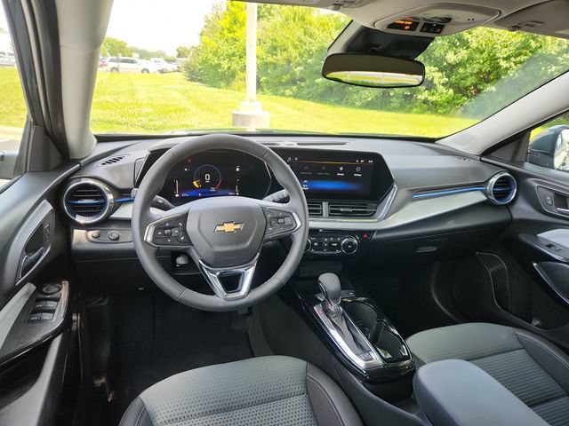New 2026 Chevrolet Trax LT w/ LT Convenience Package FWD image 14