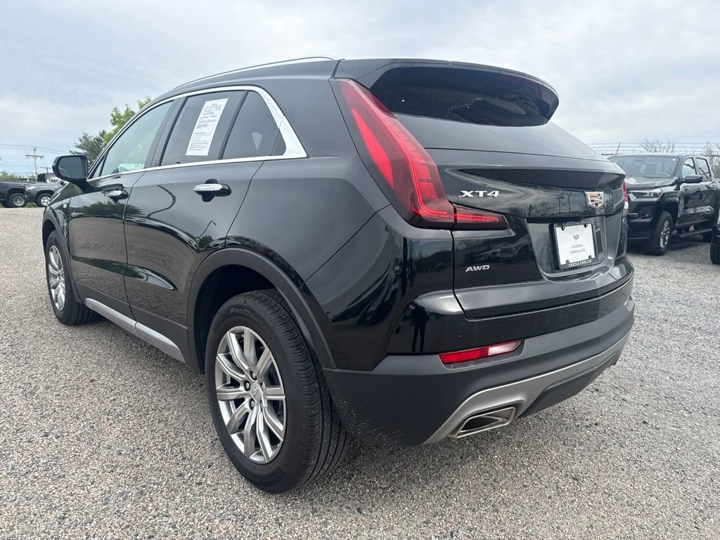 Used 2022 Cadillac XT4 Premium Luxury w/ Safety Alert Package AWD/4WD image 9