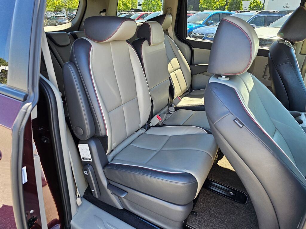 Used 2017 Kia Sedona LX w/ LX Essentials Premium Package FWD image 26