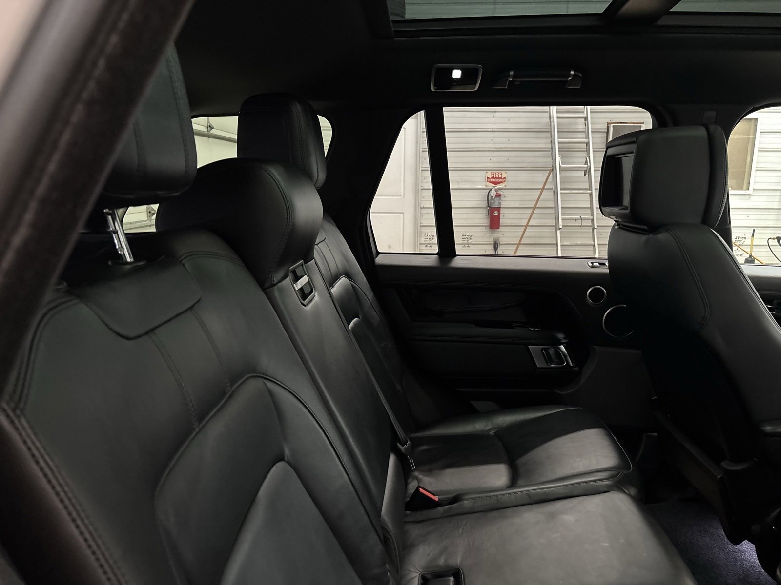 Used 2018 Land Rover Range Rover 3.0L V6 Supercharged image 33