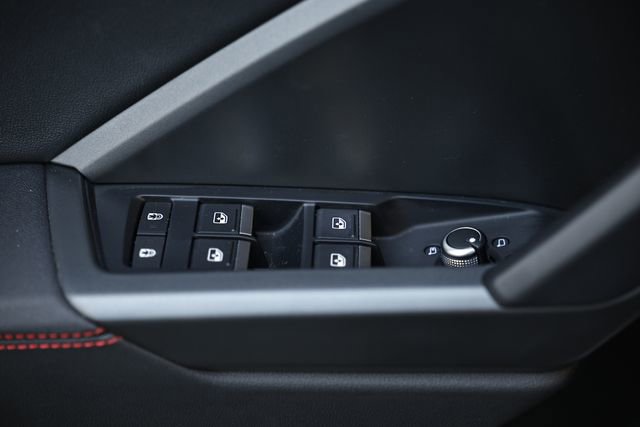 Used 2025 Audi Q3 2.0T Premium Plus image 16