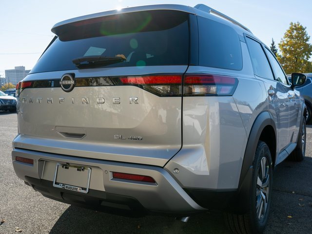 New 2025 Nissan Pathfinder SL image 5