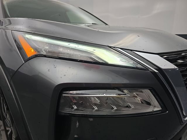 Used 2023 Nissan Rogue SV w/ SV Premium B Package image 13