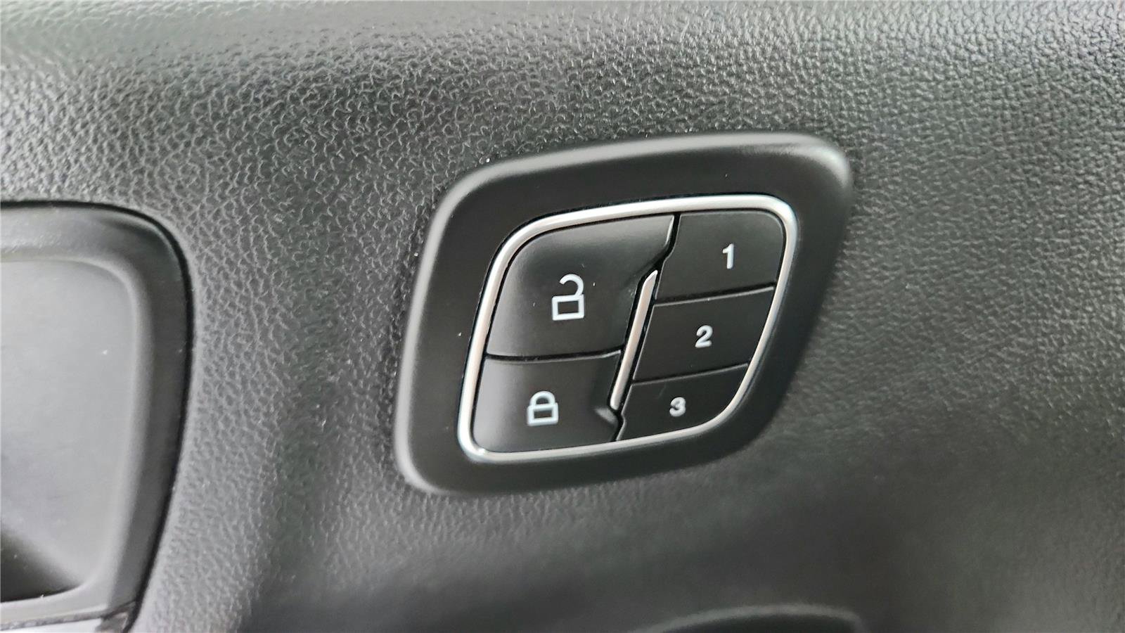 Used 2025 Ford Escape ST-Line Elite AWD/4WD image 20