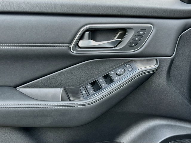 New 2026 Nissan Rogue Platinum AWD/4WD image 16