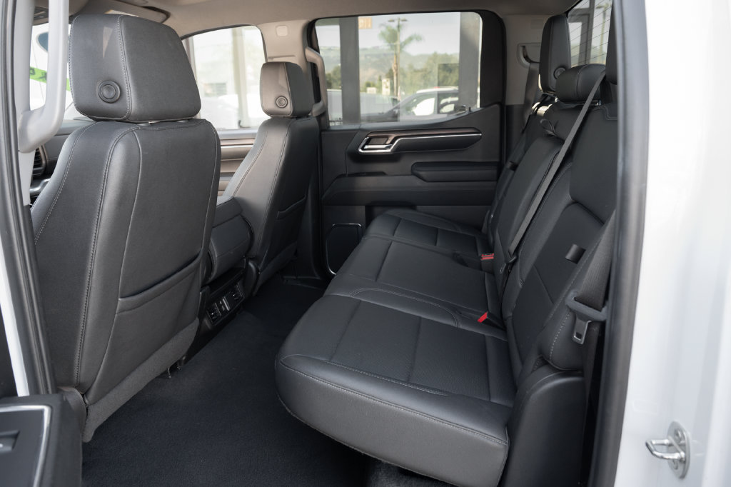 Used 2024 GMC Sierra 1500 SLT AWD/4WD image 38