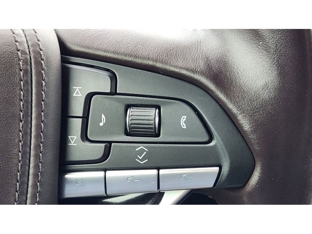 Certified 2023 Cadillac Escalade Premium Luxury Platinum w/ LPO, Radiant Package image 24