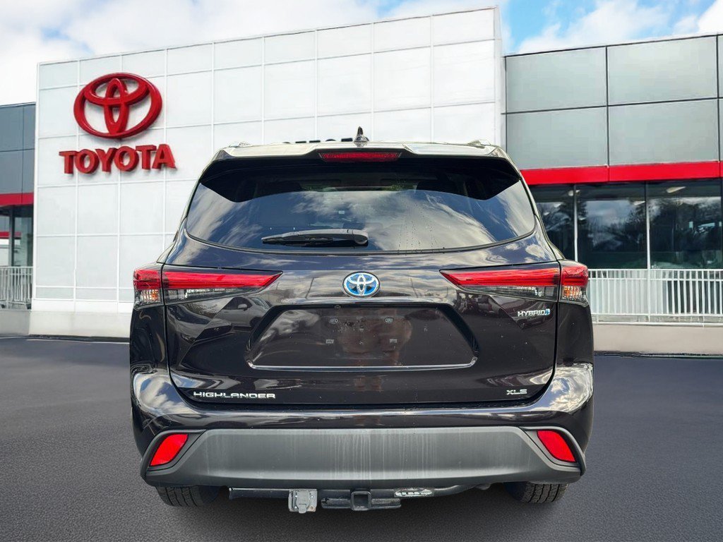 Used 2021 Toyota Highlander XLE AWD/4WD image 5