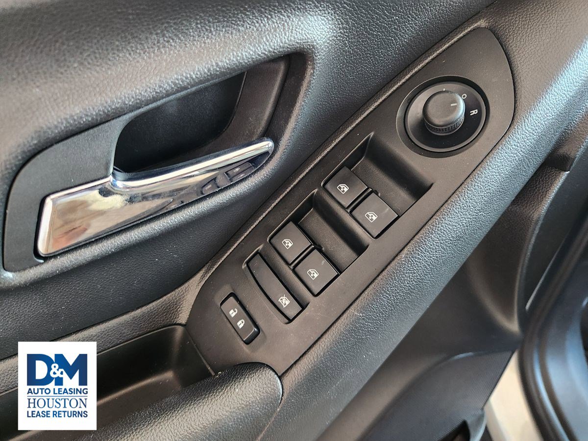 Used 2022 Chevrolet Trax LS w/ Tint and Cruise Package image 29