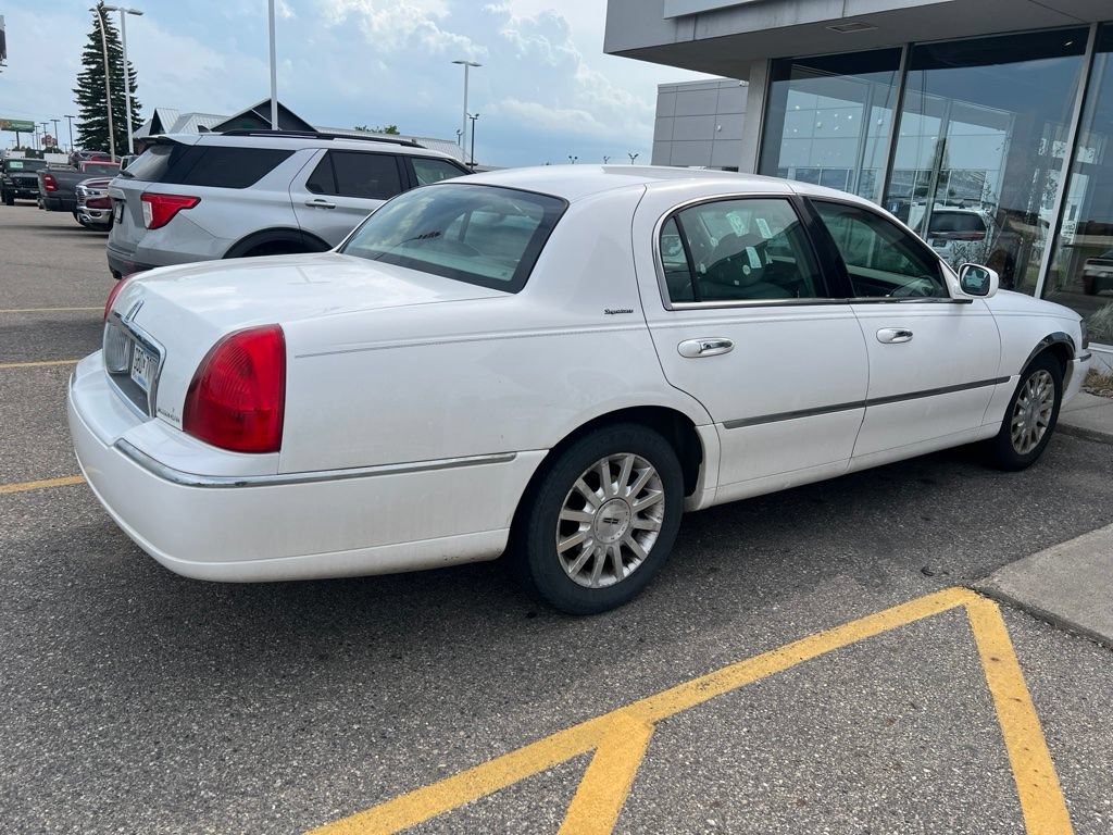 Used 2006 Lincoln Town Car Signature RWD video 2