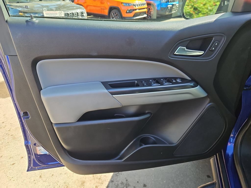Used 2016 Chevrolet Colorado LT w/ LT Convenience Package AWD/4WD image 11