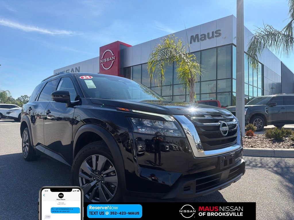 Used 2024 Nissan Pathfinder SV image 1