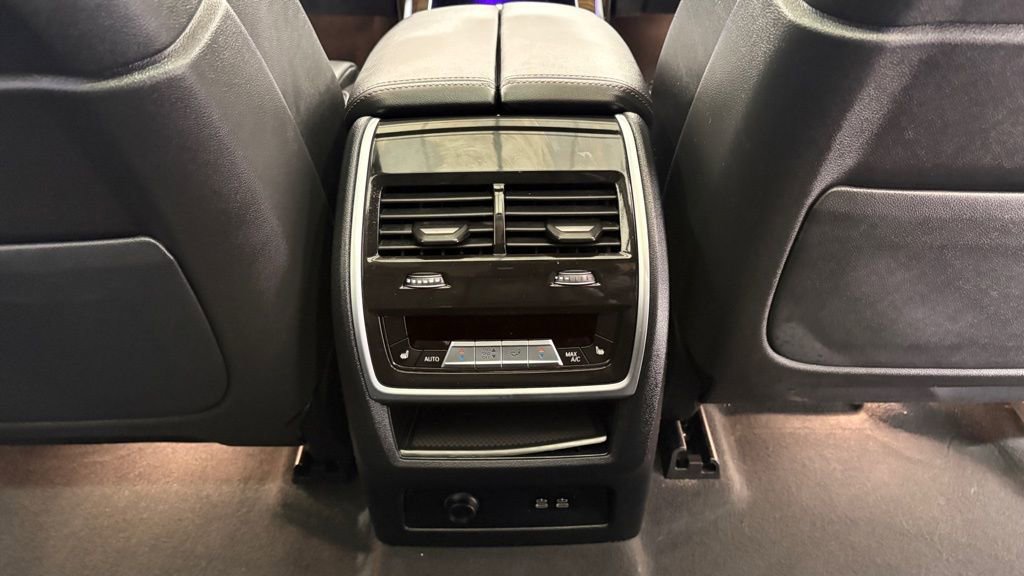 Used 2023 BMW X7 xDrive40i image 34
