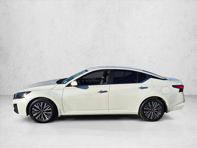 Used 2023 Nissan Altima 2.5 SV FWD image 9