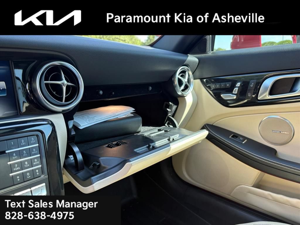 Used 2020 Mercedes-Benz SLC 300 image 26