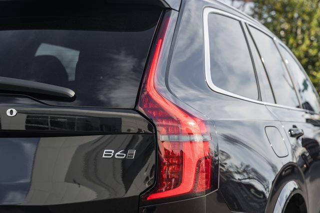 Used 2025 Volvo XC90 B6 Plus image 6