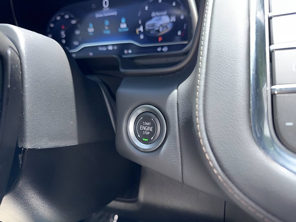 Used 2024 Chevrolet Suburban High Country w/ Advanced Technology Package AWD/4WD image 9
