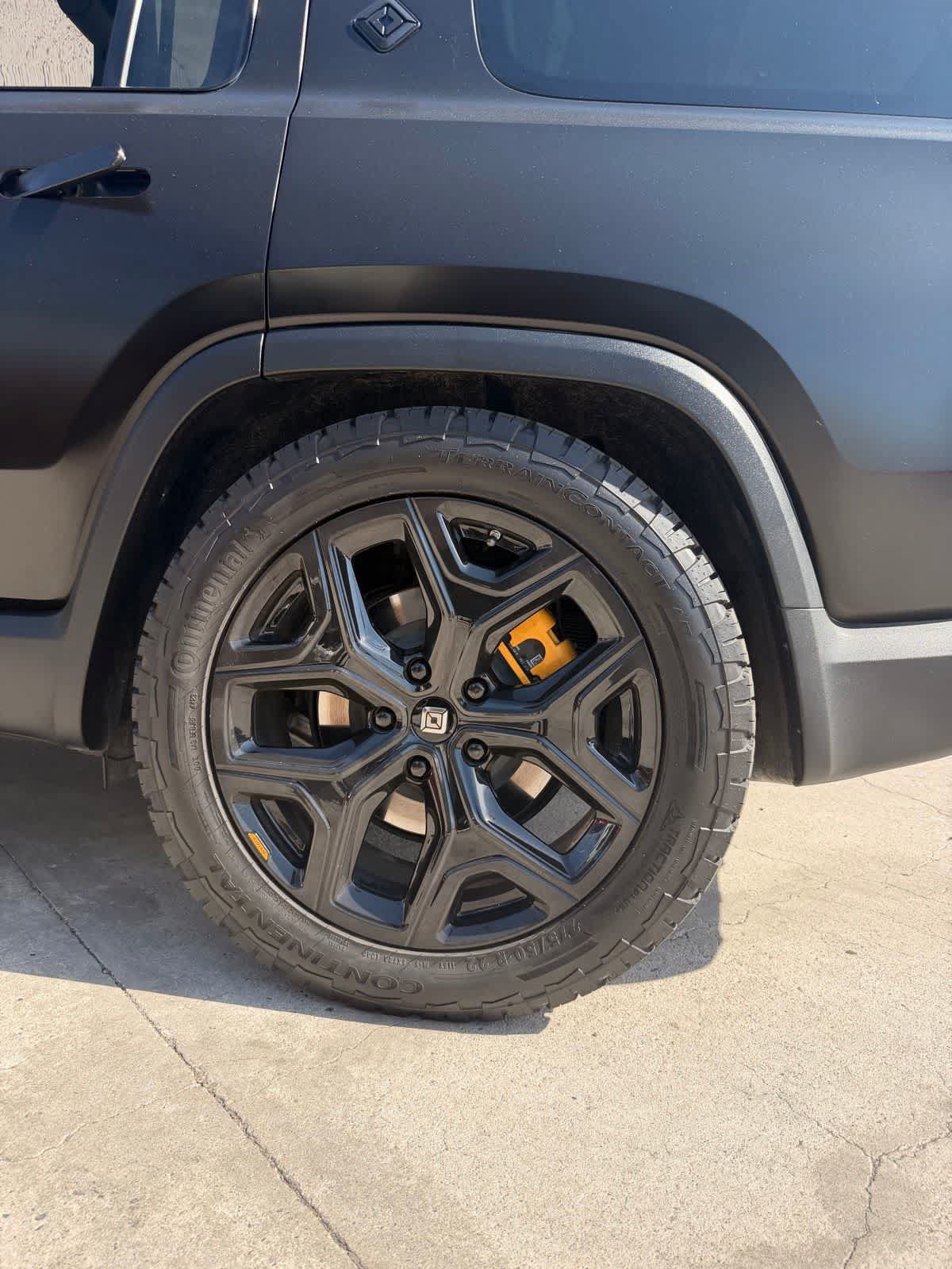 Used 2023 Rivian R1S Adventure AWD/4WD image 21