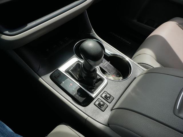 Certified 2019 Toyota Highlander XLE AWD/4WD image 21