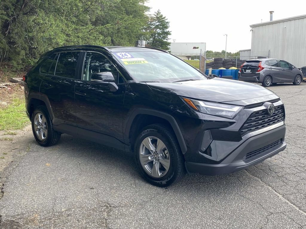 Used 2024 Toyota RAV4 XLE FWD image 6
