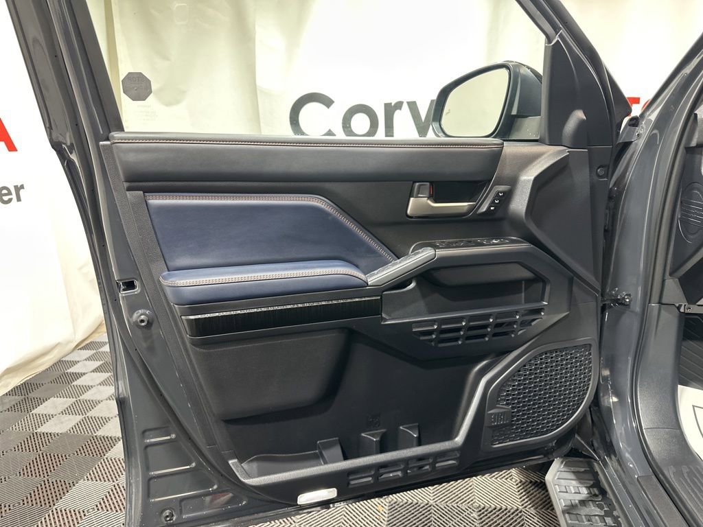 Used 2025 Toyota 4Runner 4WD image 21