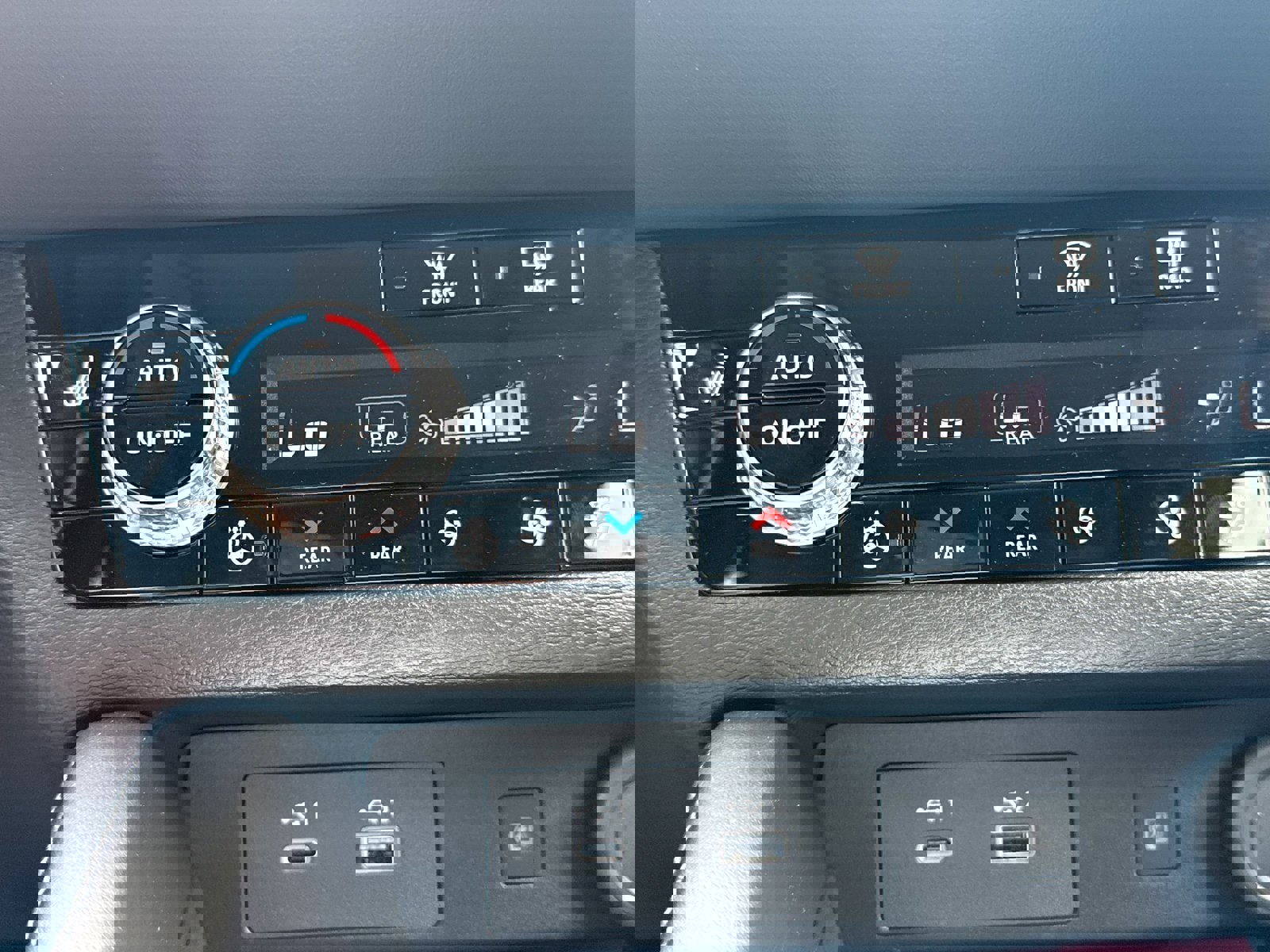 New 2025 Mitsubishi Outlander SEL image 36