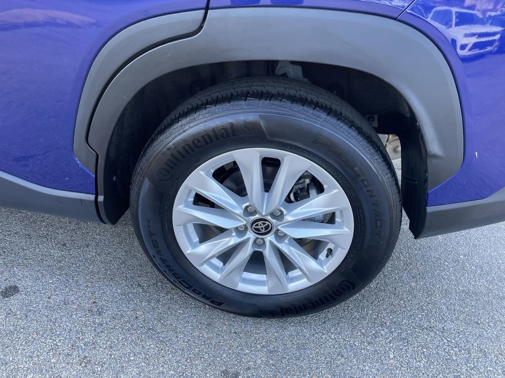 Used 2023 Toyota Corolla Cross LE w/ Moonroof Package AWD/4WD image 10