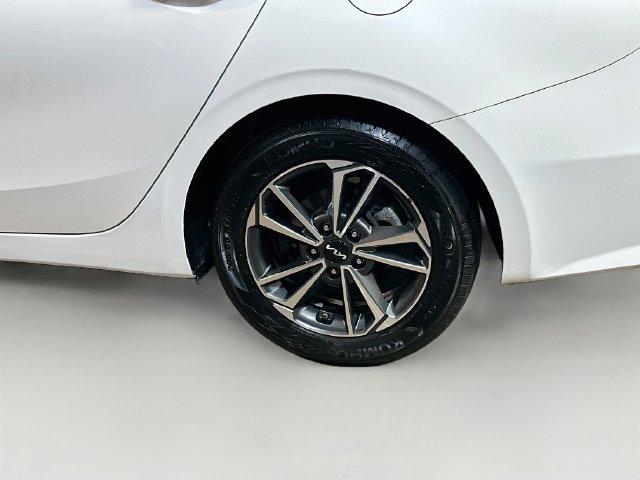 Used 2023 Kia Forte LXS FWD image 5