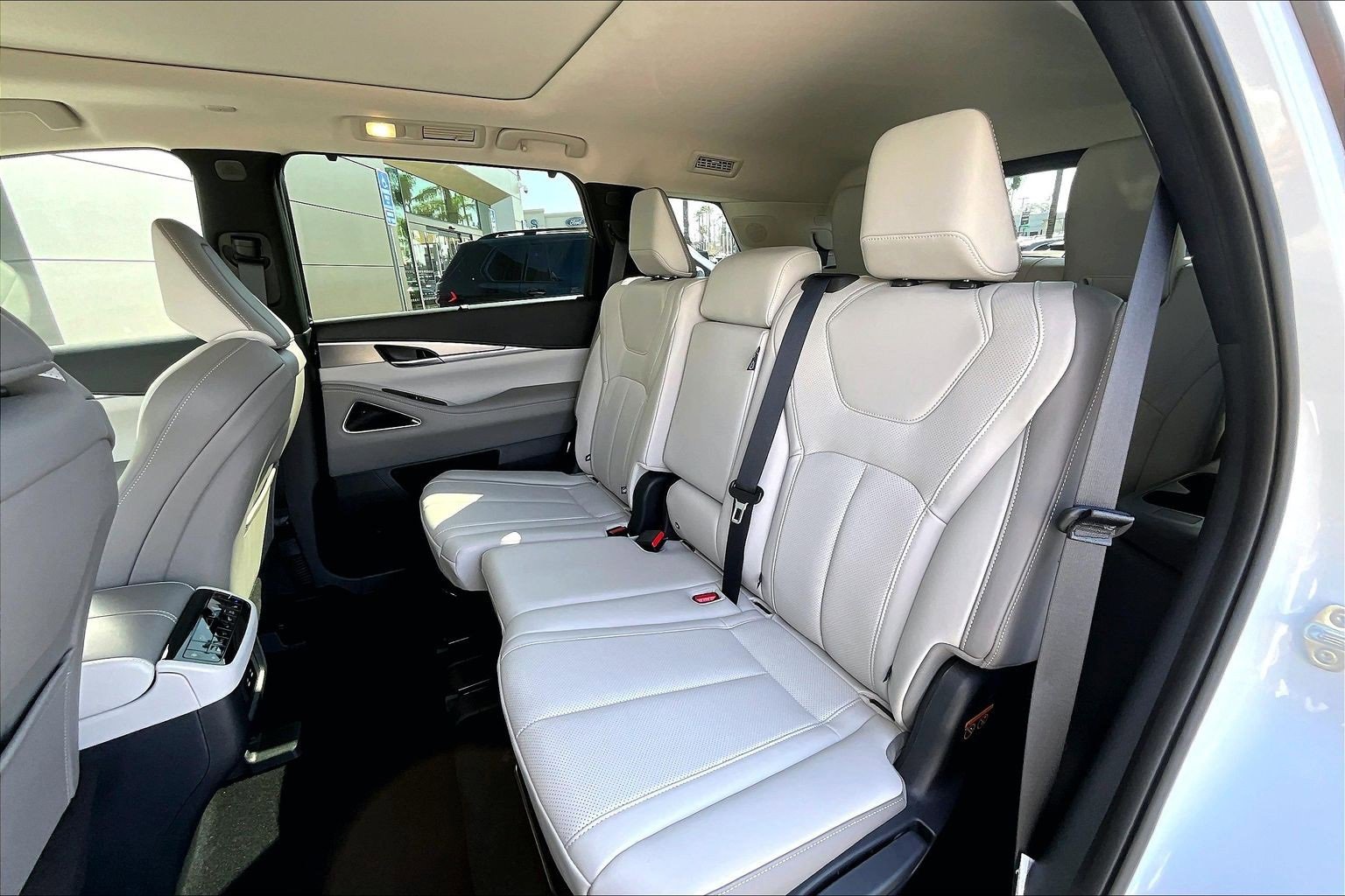 Used 2026 INFINITI QX60 Luxe w/ Cargo Package image 26