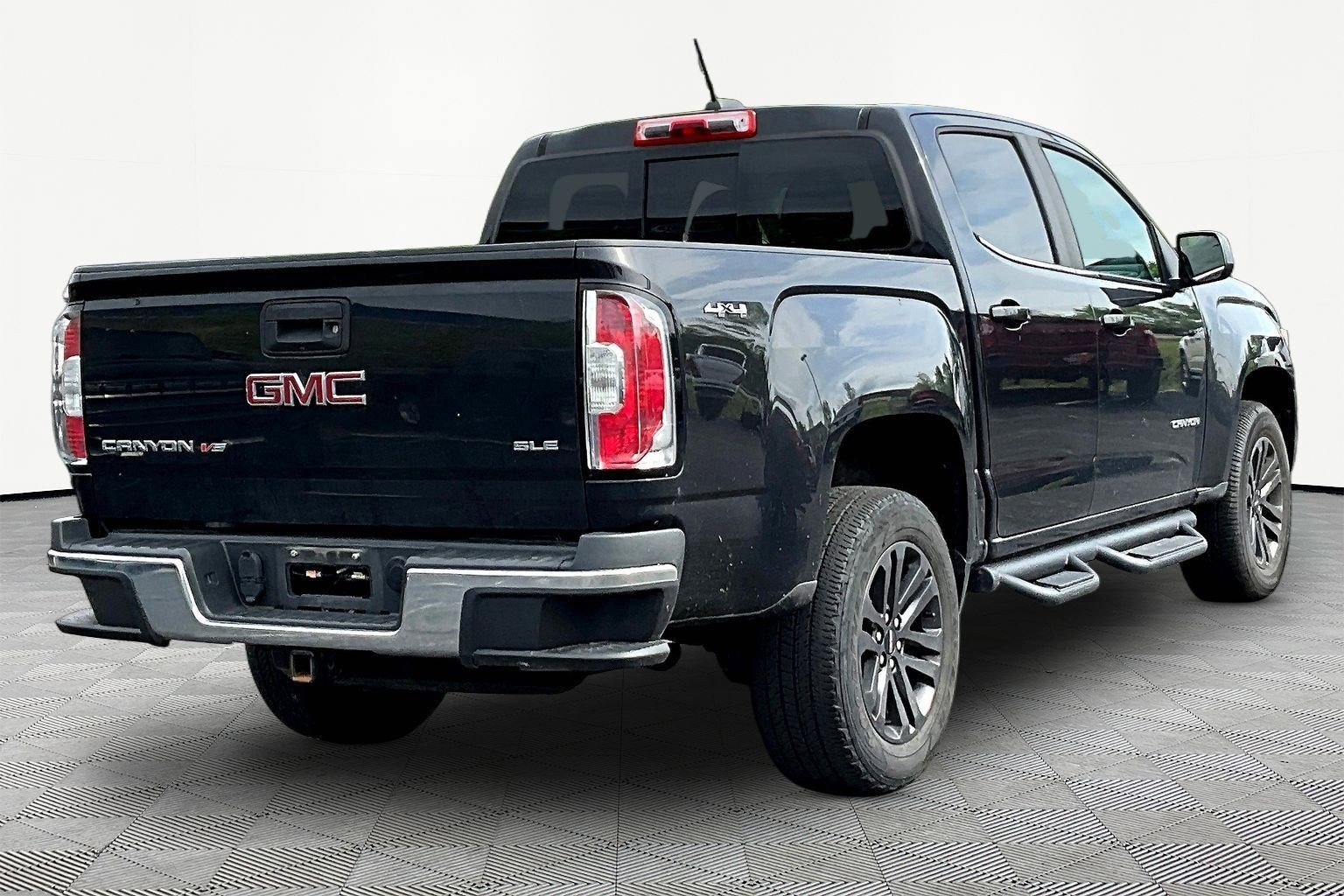 Used 2020 GMC Canyon SLE w/ Elevation Edition AWD/4WD image 6