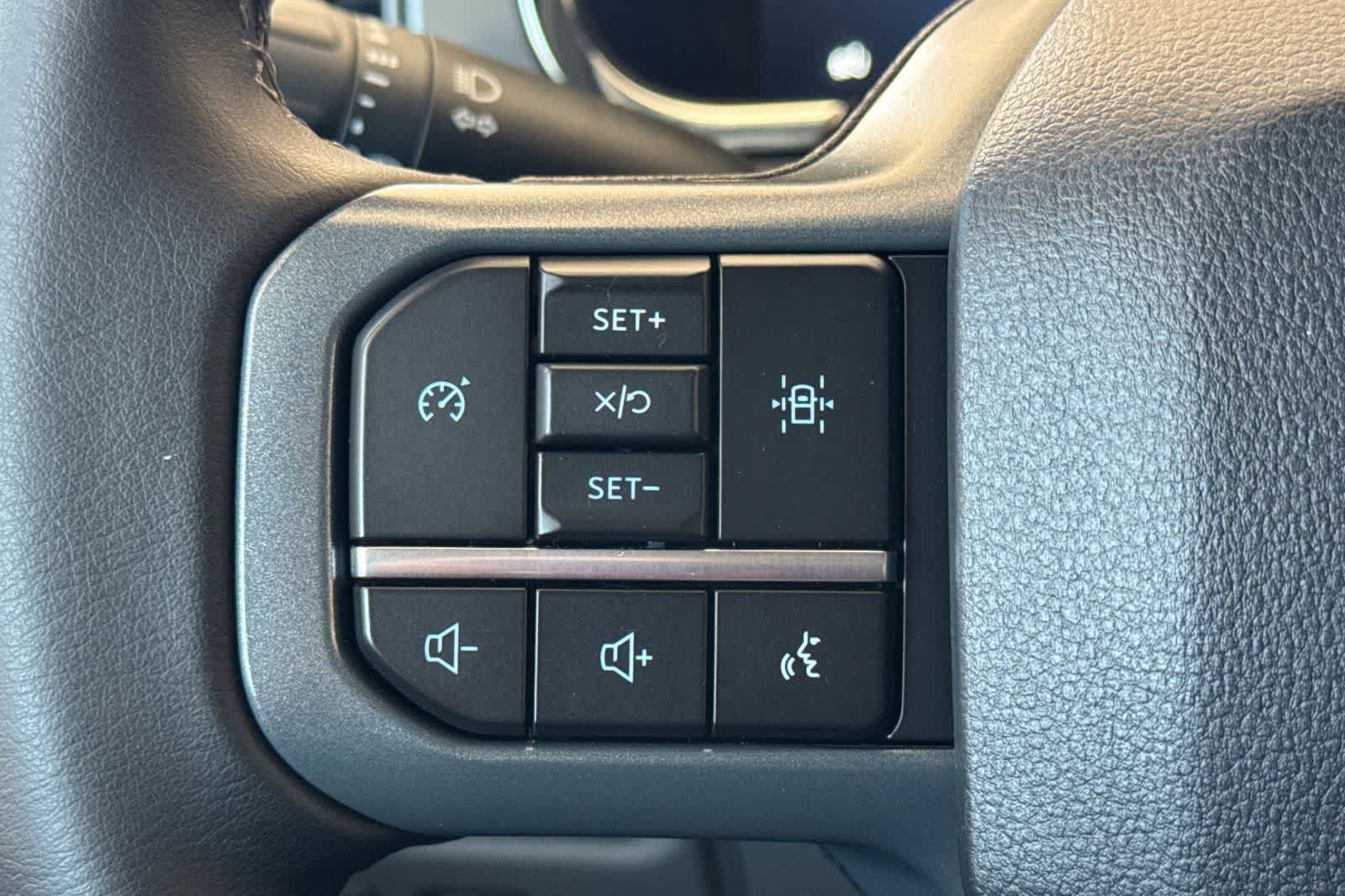 Used 2023 Ford F150 Lightning XLT AWD/4WD image 26