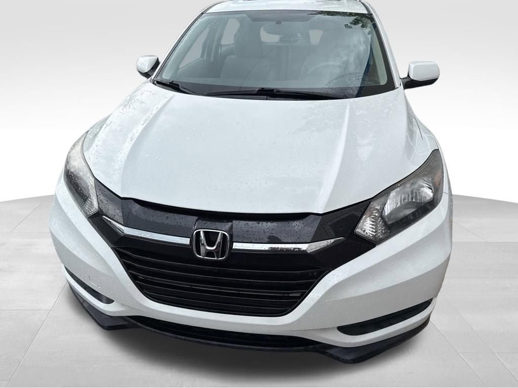 Used 2018 Honda HR-V LX image 2