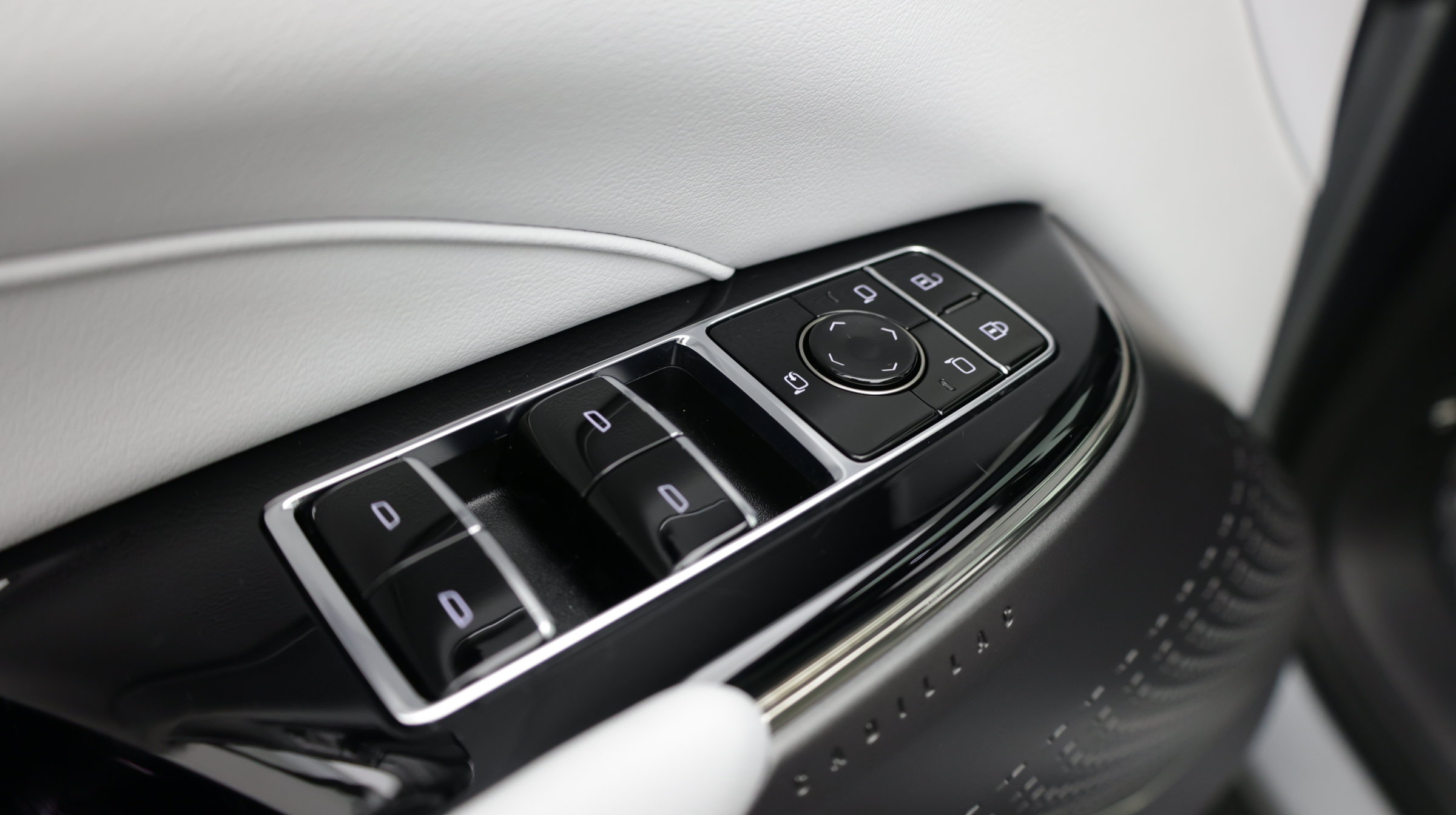 Used 2024 Cadillac Lyriq Luxury RWD image 12