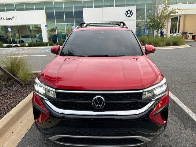 Used 2023 Volkswagen Taos SE FWD image 2