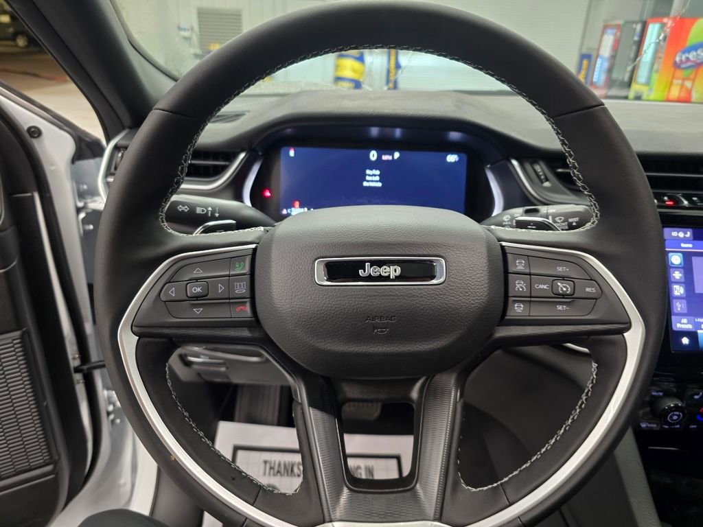 New 2025 Jeep Grand Cherokee L Altitude AWD/4WD image 17