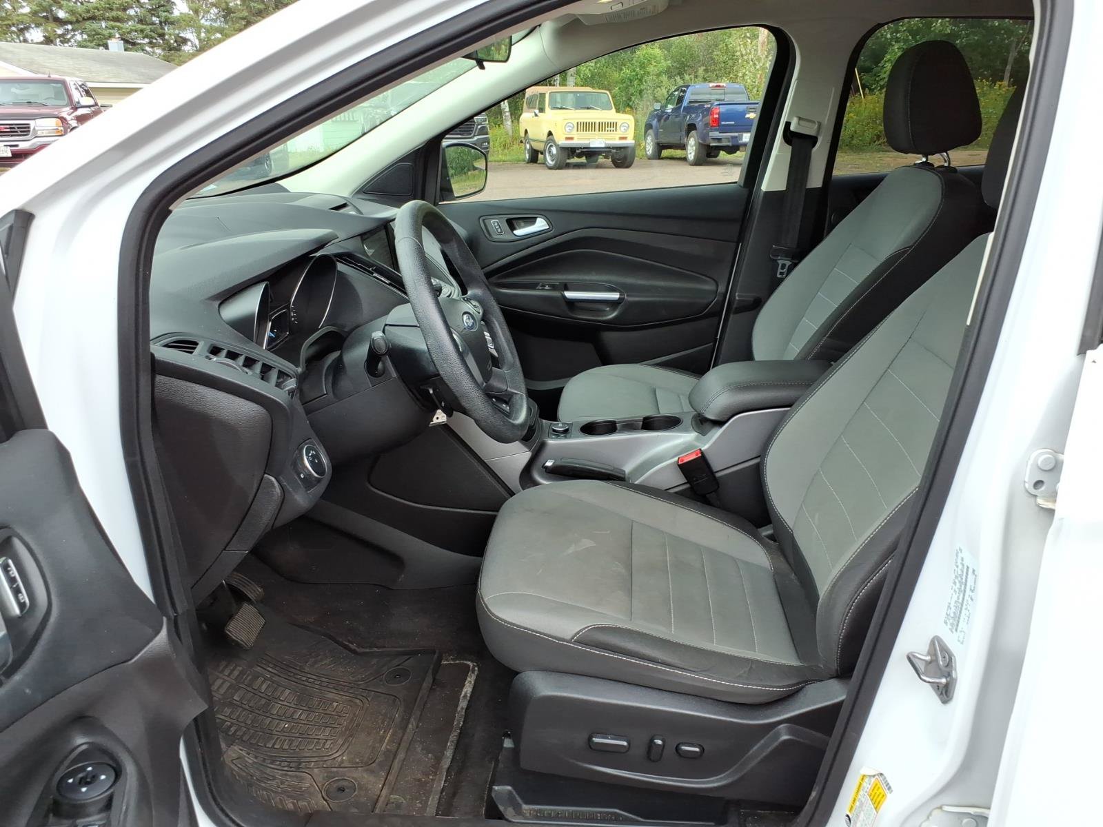 Used 2016 Ford Escape SE w/ Equipment Group 201A AWD/4WD image 10