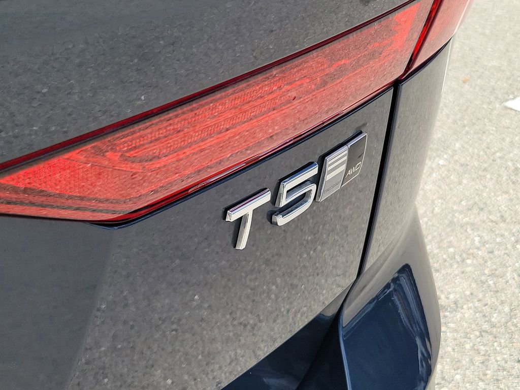 Used 2018 Volvo XC60 T5 Inscription w/ Convenience Package image 13