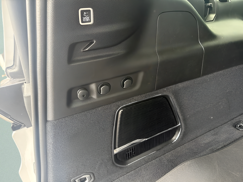 New 2026 Jeep Grand Wagoneer L Summit AWD/4WD image 10