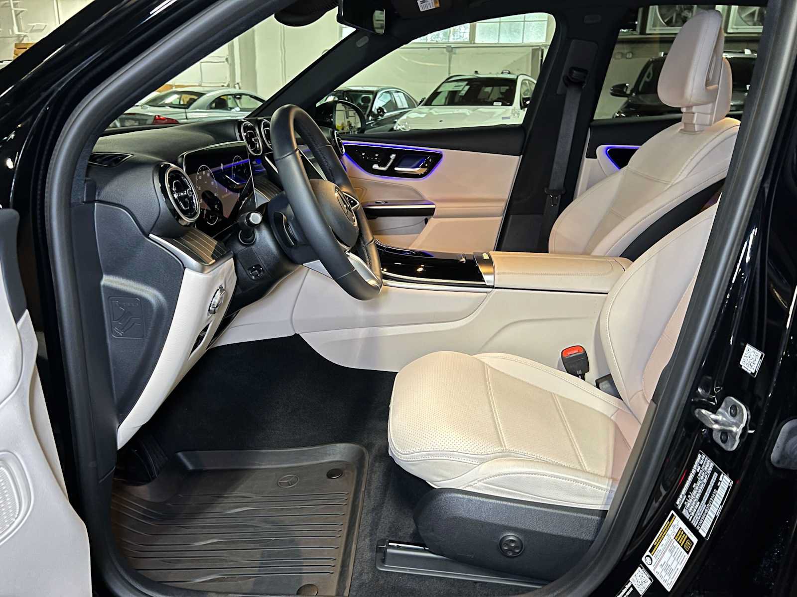 Used 2026 Mercedes-Benz GLC 300 4MATIC image 23