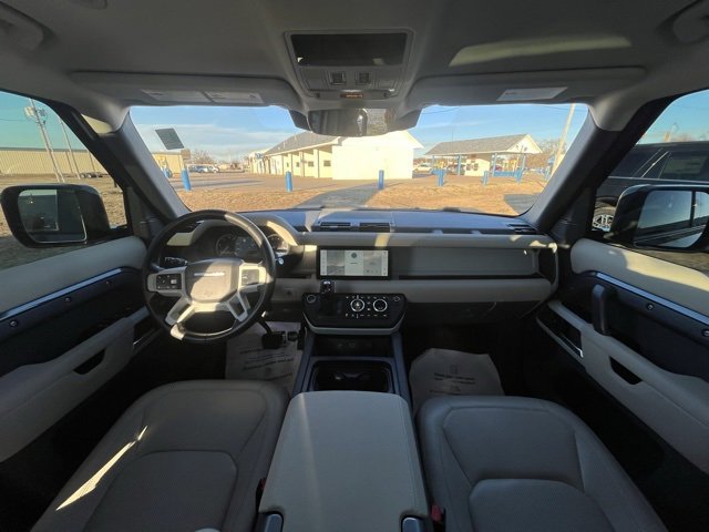 Used 2023 Land Rover Defender 110 S image 8