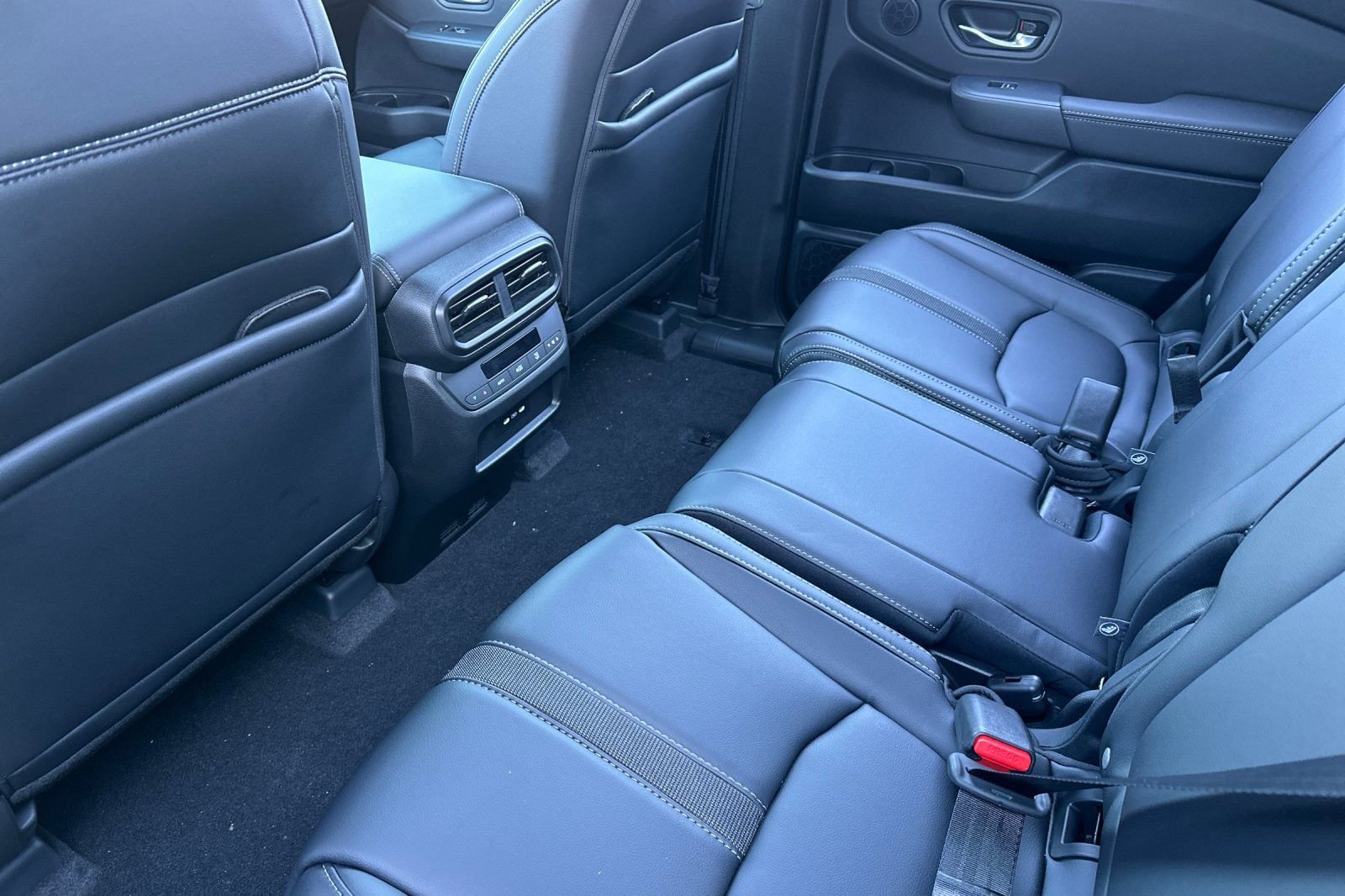 New 2025 Honda Pilot EX-L image 8